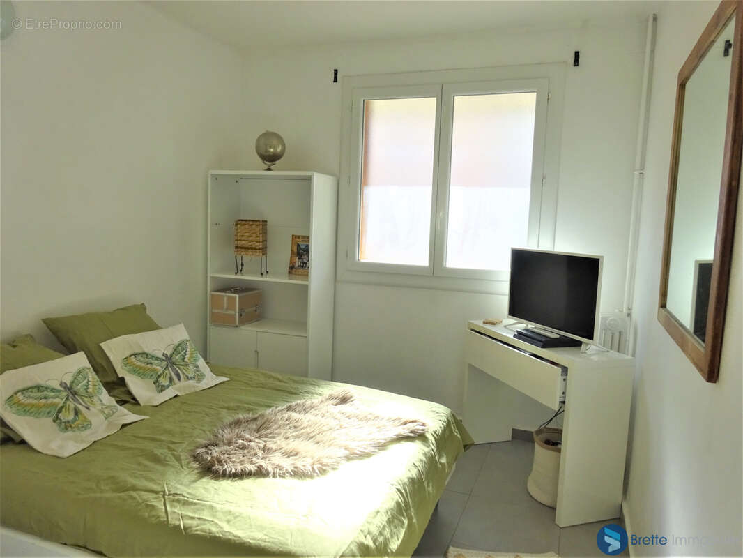 Toulon claret sainte anne - tres bel appartement t4 avec cave - loue. - photo 7