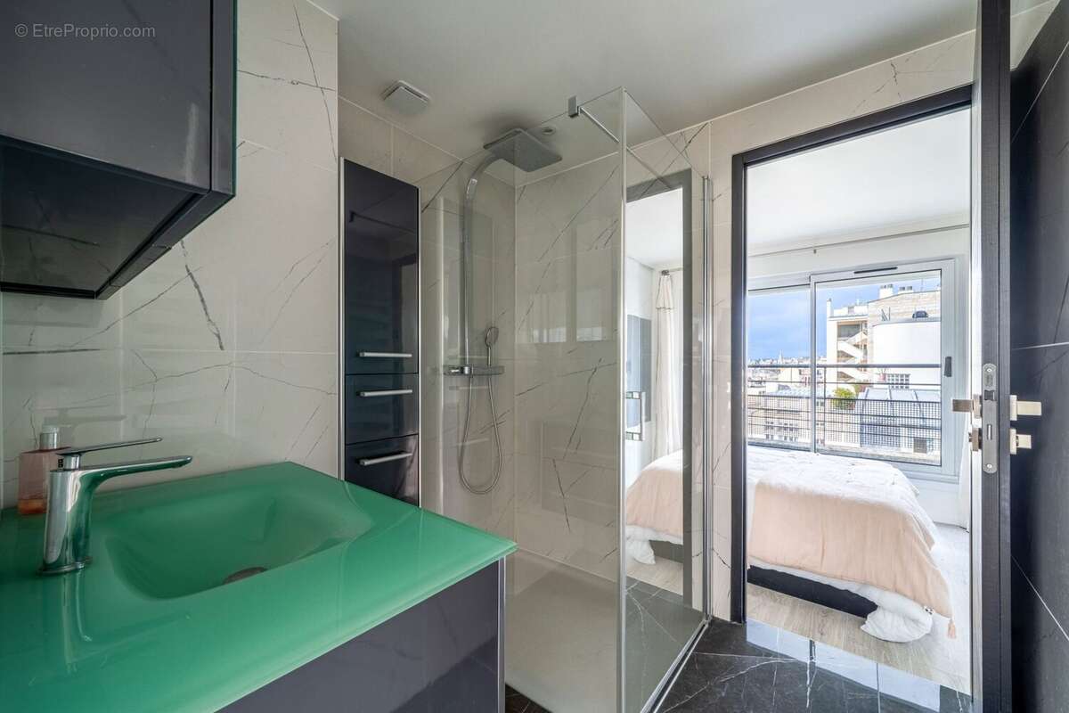 Appartement à PARIS-15E