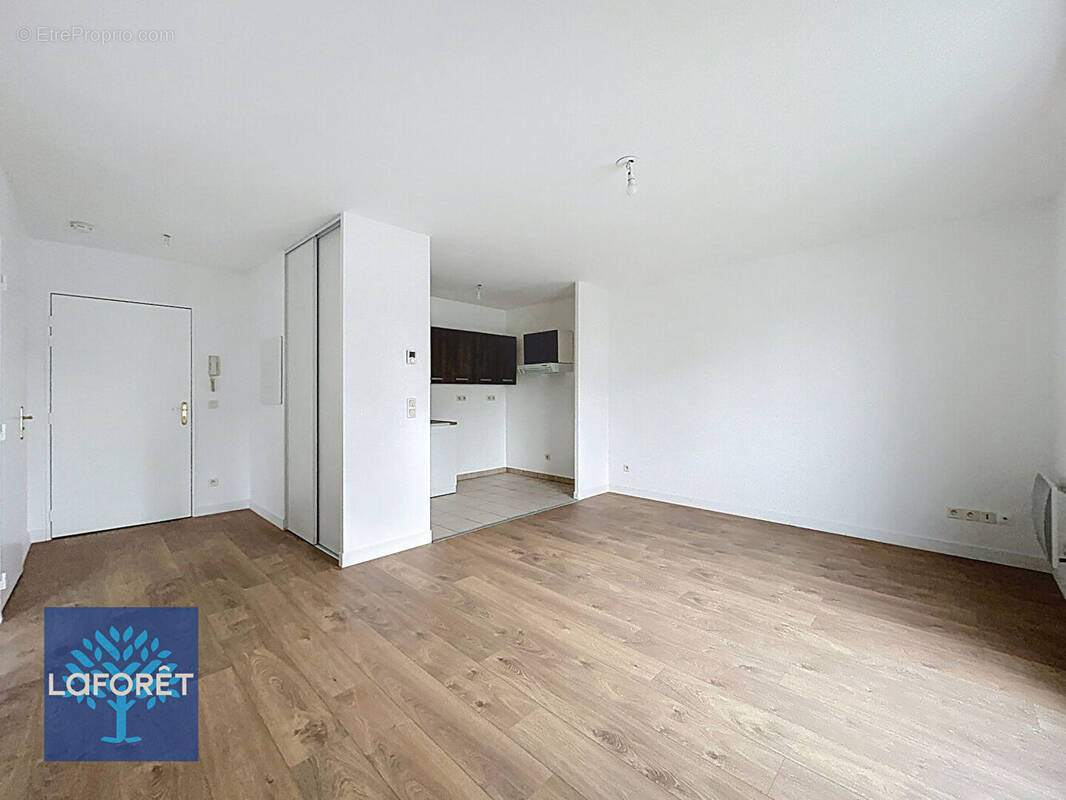 Appartement à CORBEIL-ESSONNES