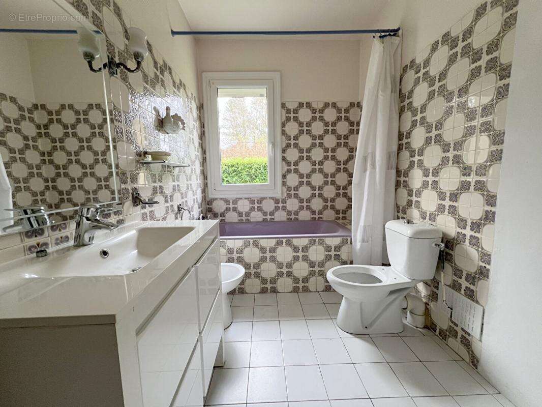 Maison à CERANS-FOULLETOURTE