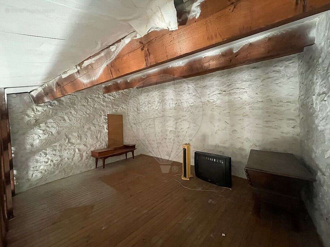 Maison à LA CALMETTE