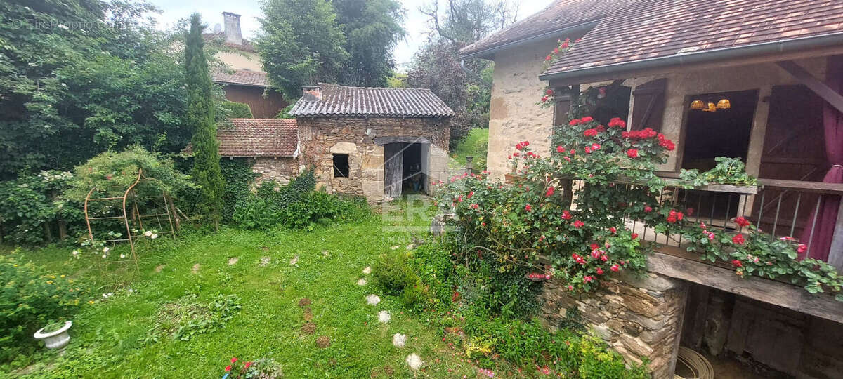 Maison à LACAPELLE-MARIVAL