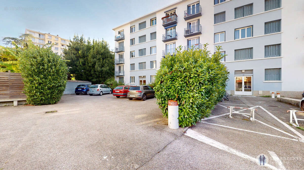 Appartement à SAINT-MARTIN-D&#039;HERES