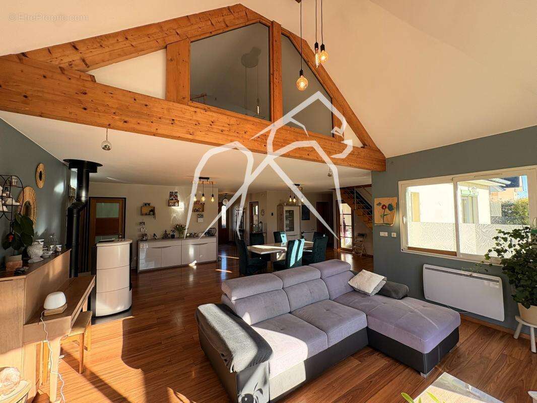 Maison à SAINT-PIERRE-DE-VARENGEVILLE