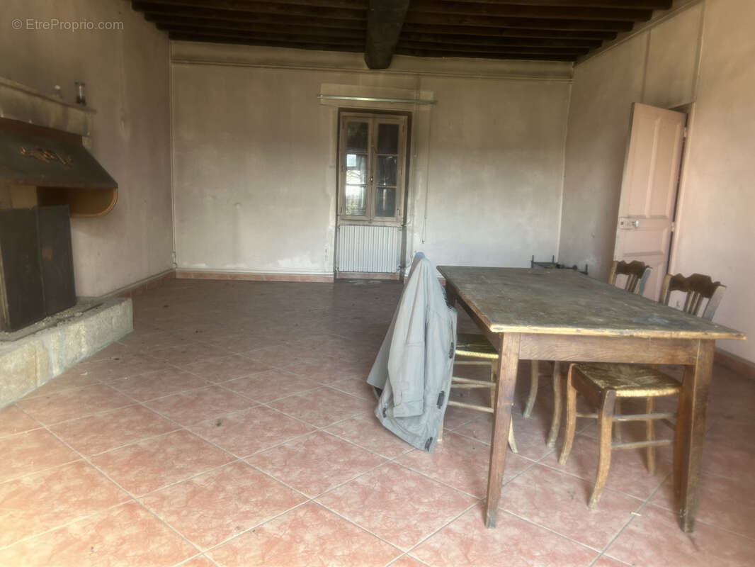 Maison à LURCY-LE-BOURG