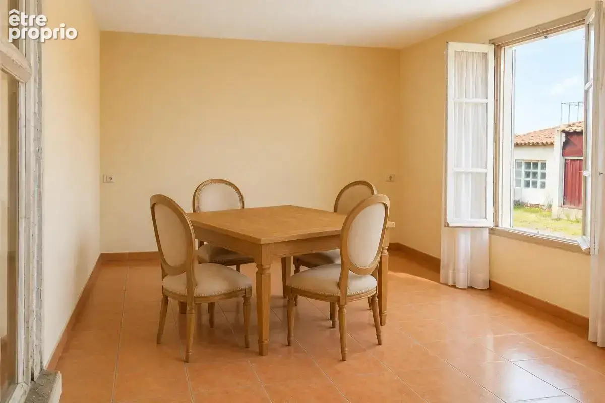 Maison de 85 m² - 5 pièces - MILLAC (86150) - photo 8