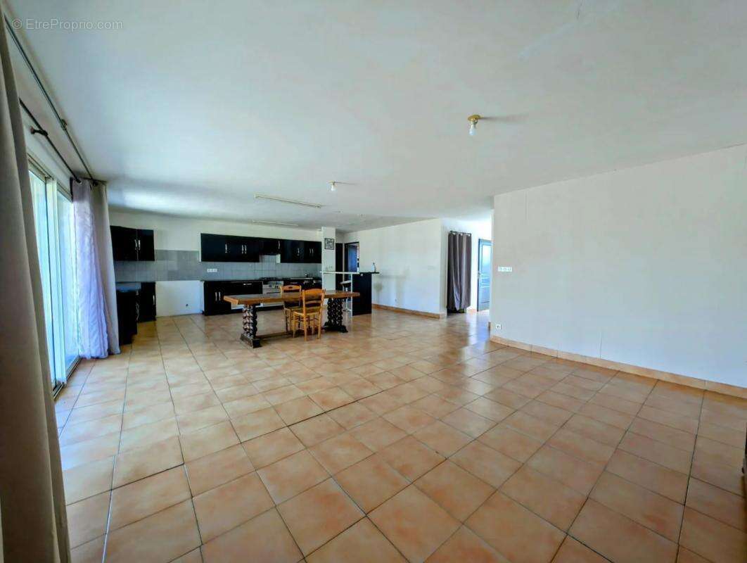 Maison à CHAMPAGNAC