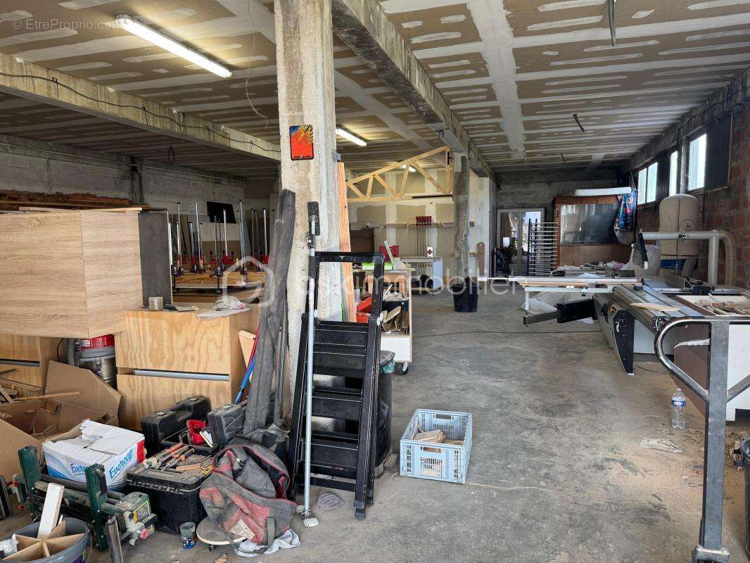 Local commercial - photo 2
