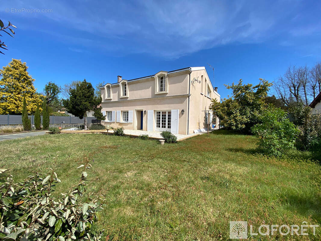 Maison à MARTIGNAS-SUR-JALLE