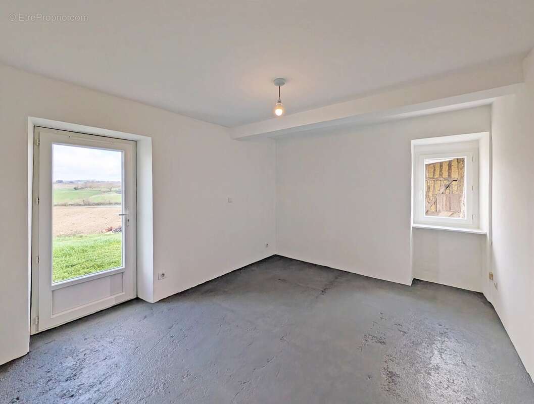 Maison de campagne avec deux chambres, grange et vue magnifique - photo 5