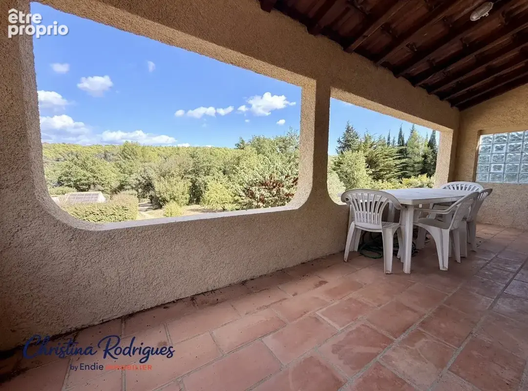 Lorgues villa t7 piscine garage cave - photo 20