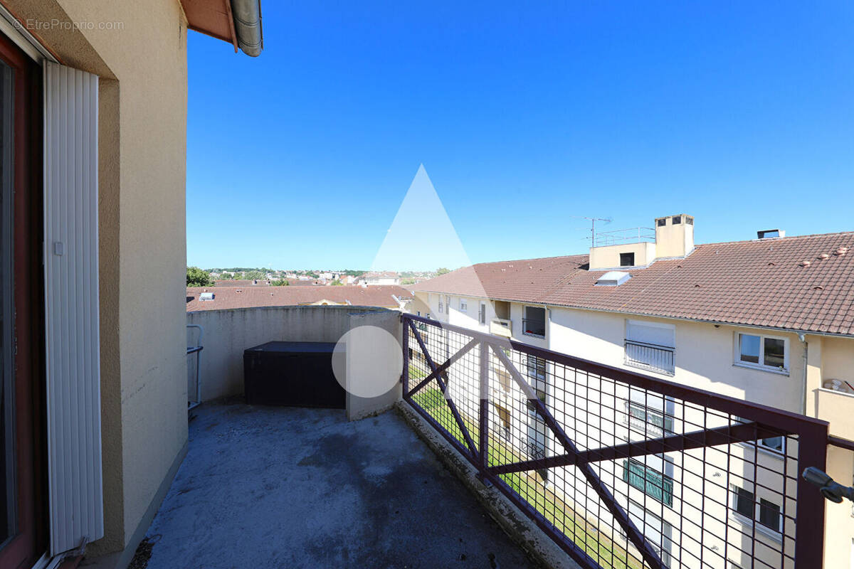 Appartement à CORBEIL-ESSONNES