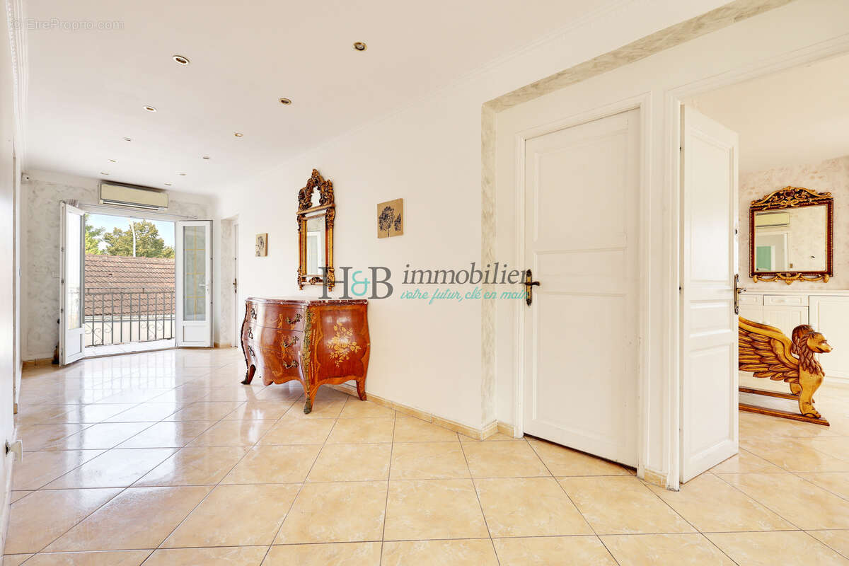 Rare à Noisy-le-Sec   Maison d’investissement de 381 m2 avec 13 espaces locatifs et fort potentiel de valorisa - photo 18