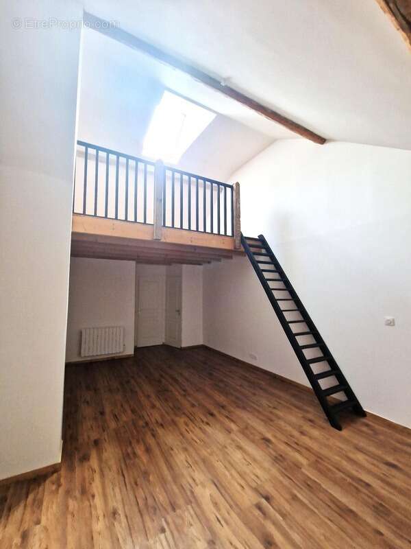 Maison à SAINT-JEAN-D'ANGELY