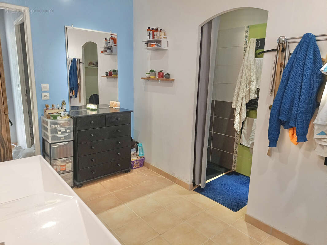 Maison à BAGNOLS-EN-FORET