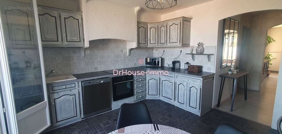 Appartement à CHATEAUNEUF-LES-MARTIGUES