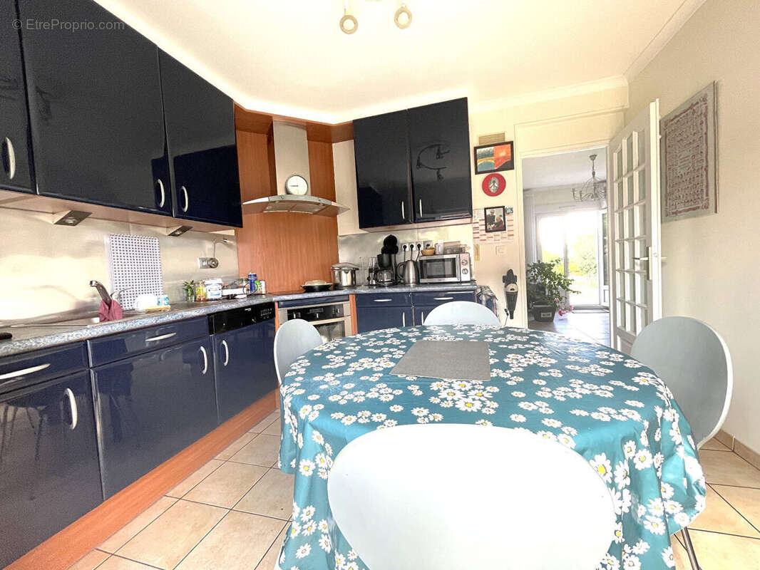 COMPROMIS SIGNE A L'AGENCE  Maison idéalement située de 5/6 pièces de  117 m² habitables sur un terrain de 600m² - photo 4