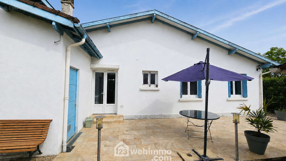 Maison à COARRAZE