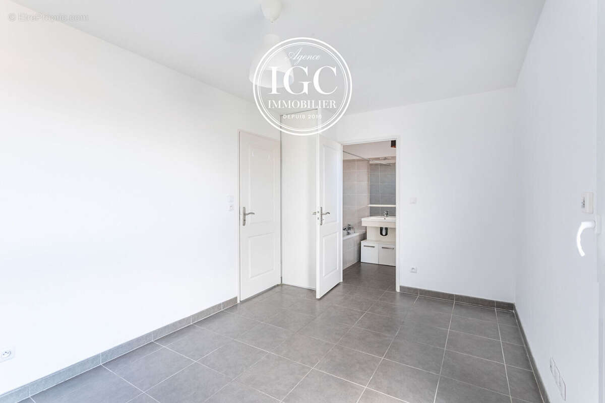 Appartement à CHATEAUNEUF-LES-MARTIGUES