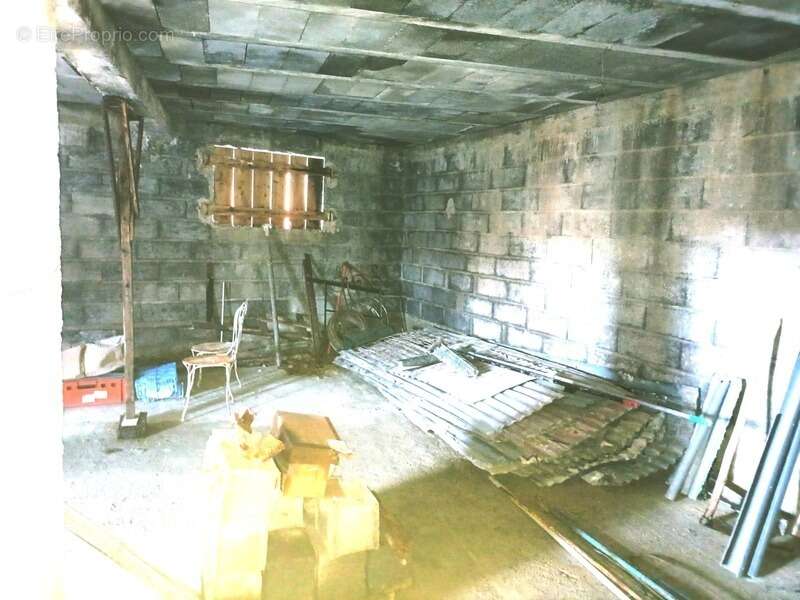 Maison à CELLES-SUR-DUROLLE