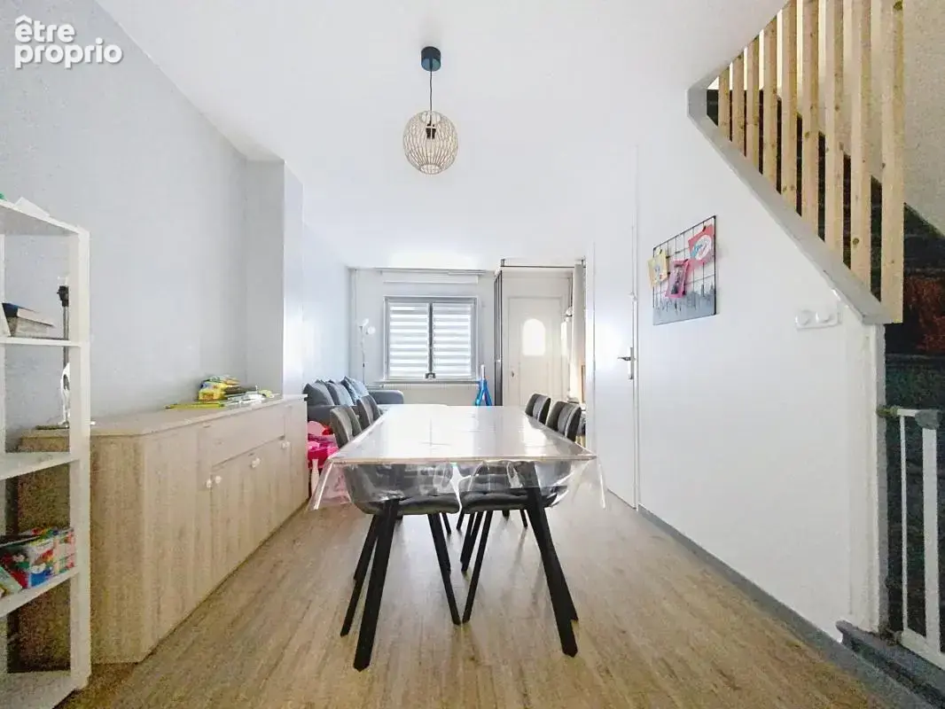 Maison 3 chambres et cour - photo 2