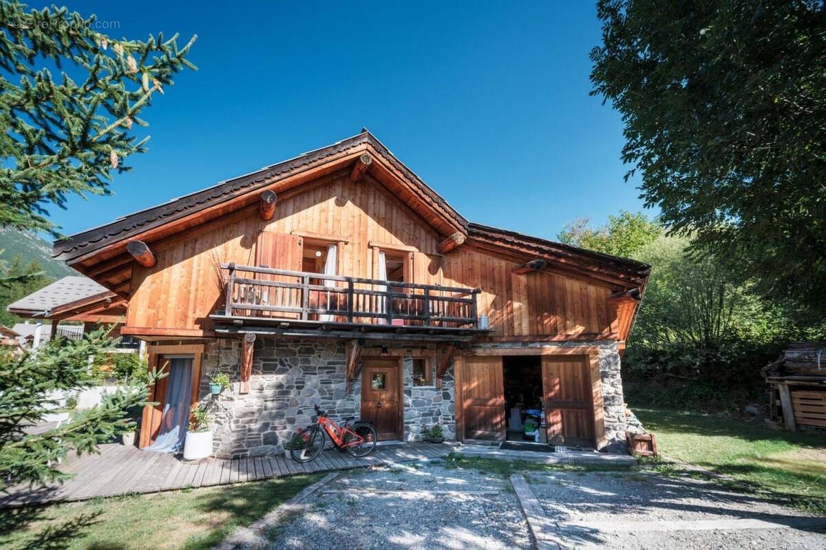 Photo 1 - Maison à LA SALLE-LES-ALPES