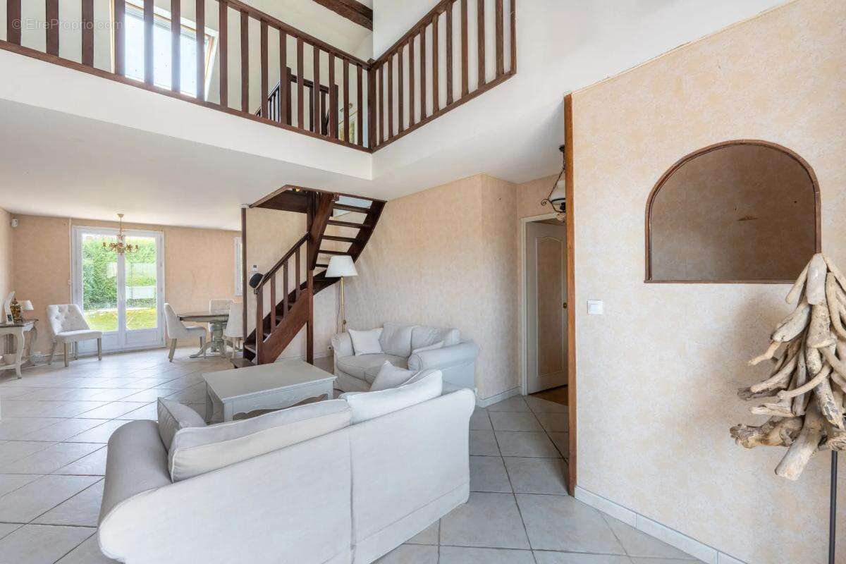 Maison à MAREIL-SUR-MAULDRE