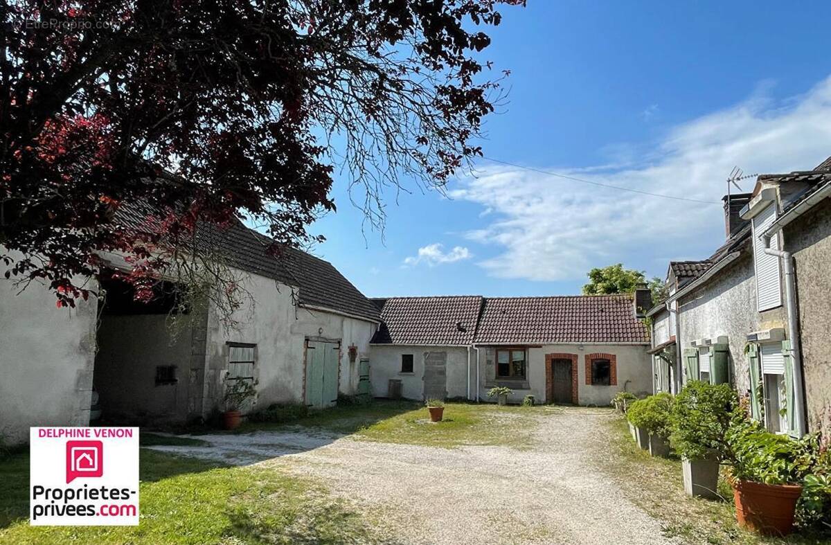 Maison à SAINT-MARTIN-D'ABBAT