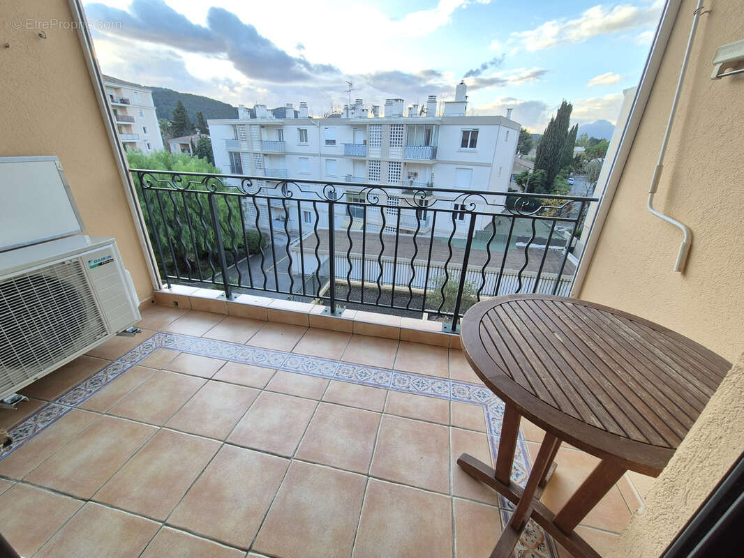 Appartement à HYERES