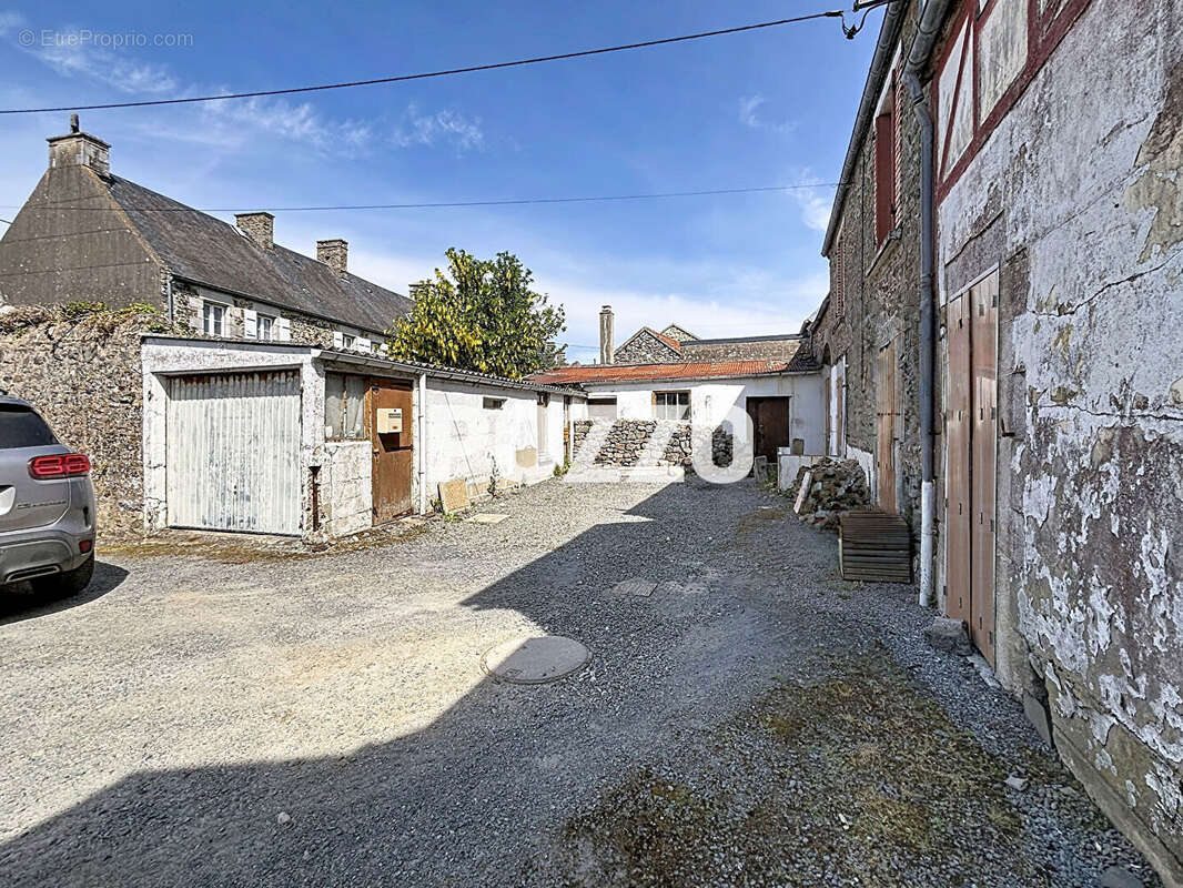 Maison à AGON-COUTAINVILLE