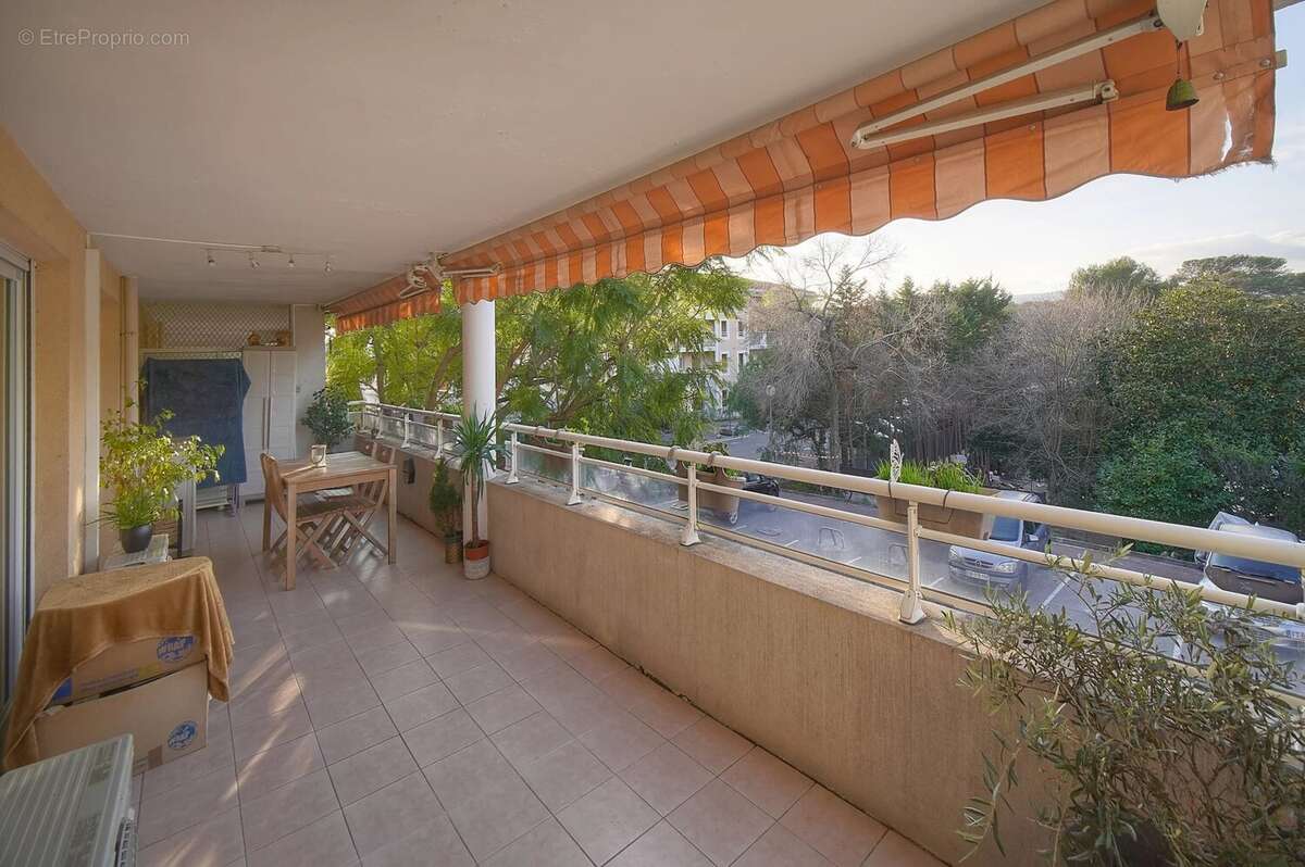 Appartement à LE CANNET