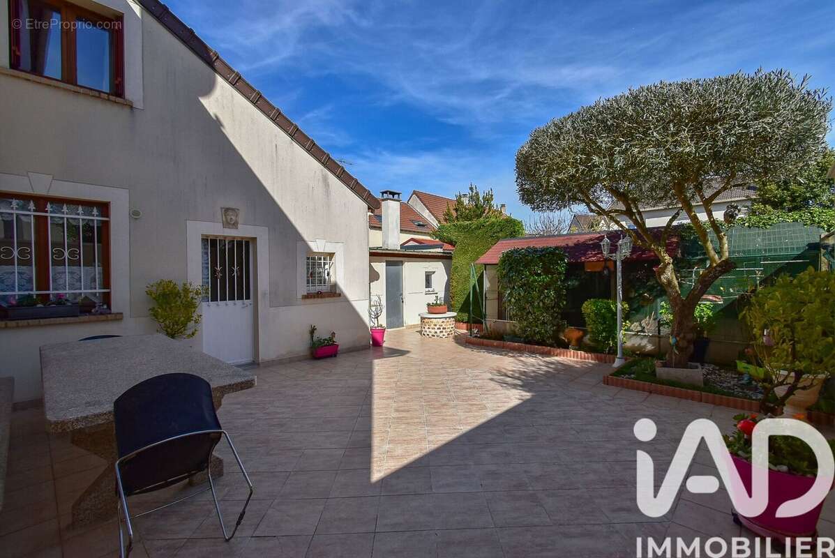 Photo 2 - Maison à GAGNY