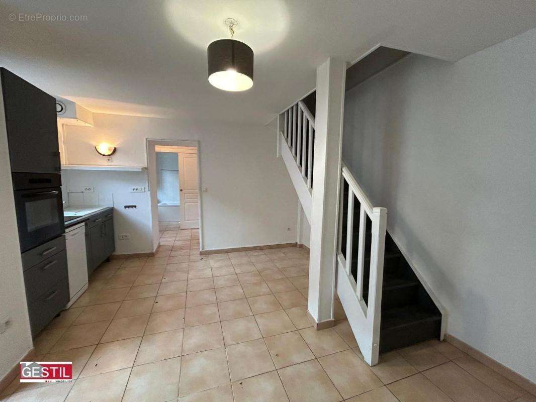 Appartement à NEUVILLE-SUR-OISE