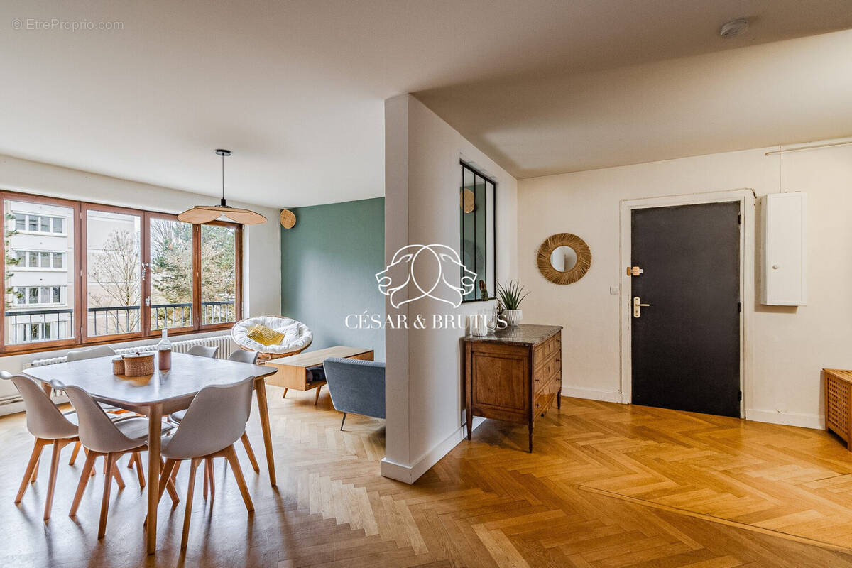 Appartement à TASSIN-LA-DEMI-LUNE