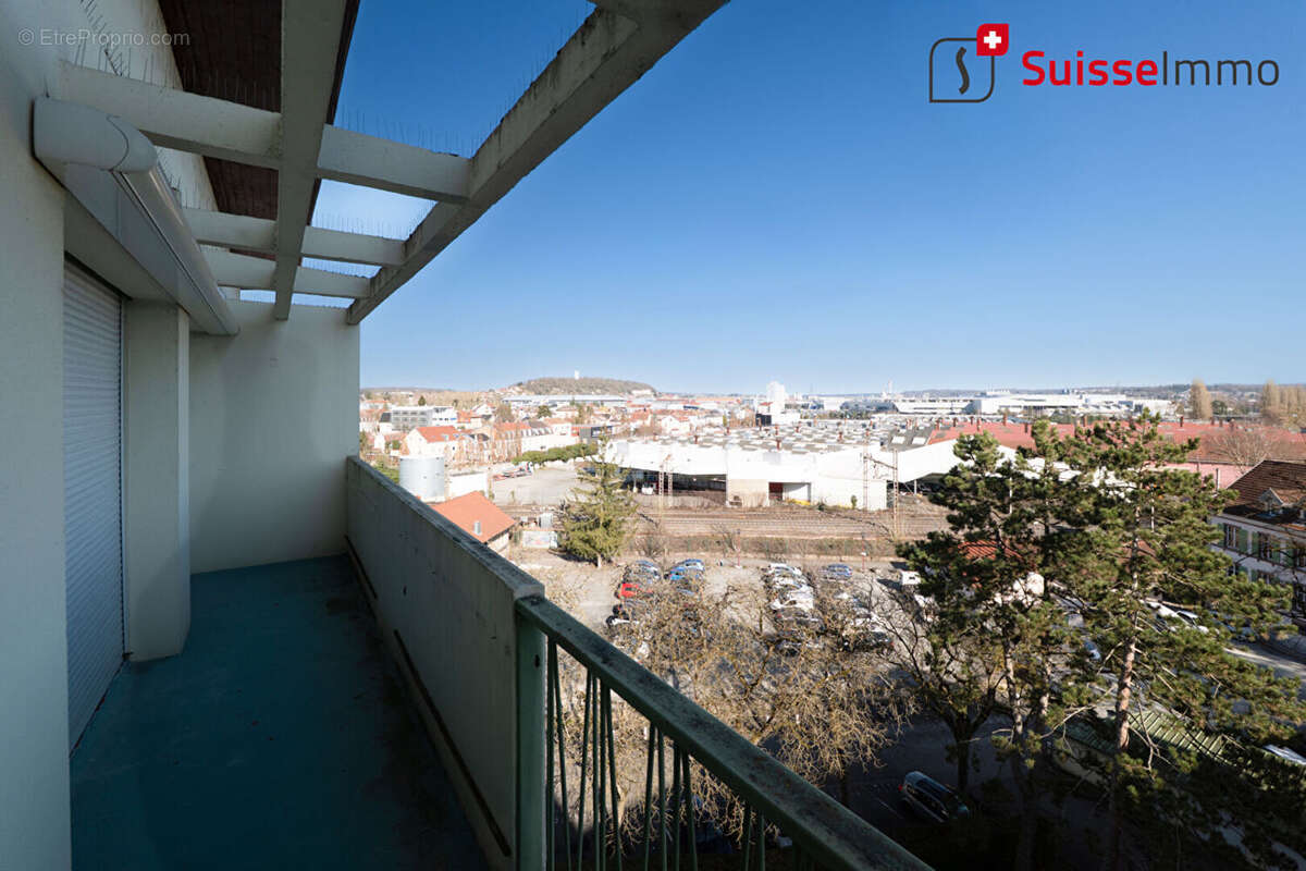 Appartement  4 pièces 70.4 m2 - 2 balcons - Vue Château et pré-la-Rose - photo 4