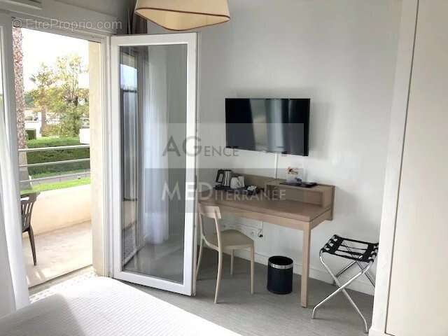 Appartement à MANDELIEU-LA-NAPOULE