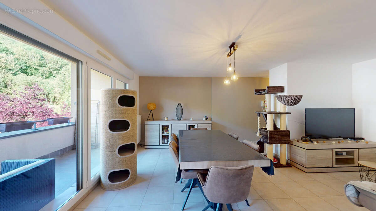 Appartement à ARS-SUR-MOSELLE