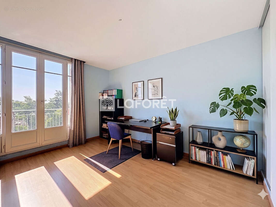 Appartement à SURESNES