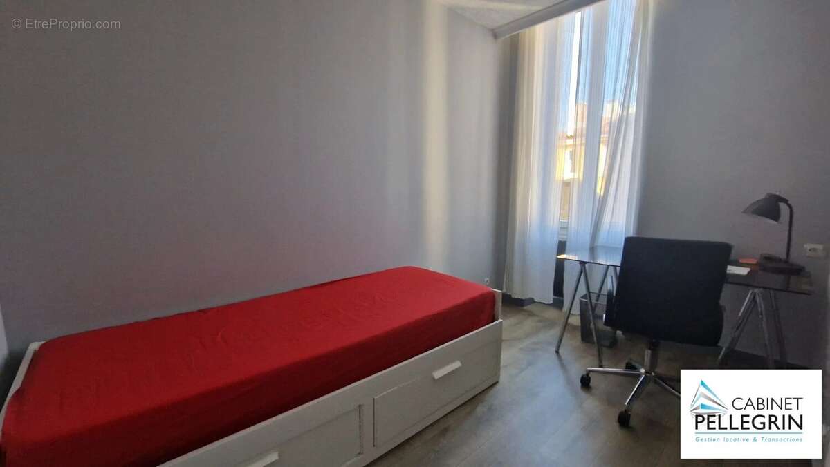 Appartement à MARSEILLE-5E