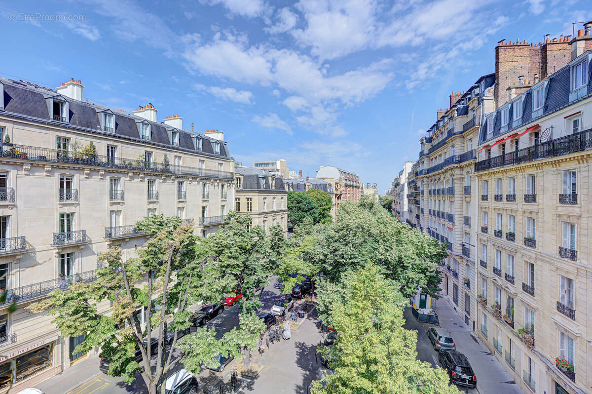 Appartement à PARIS-17E
