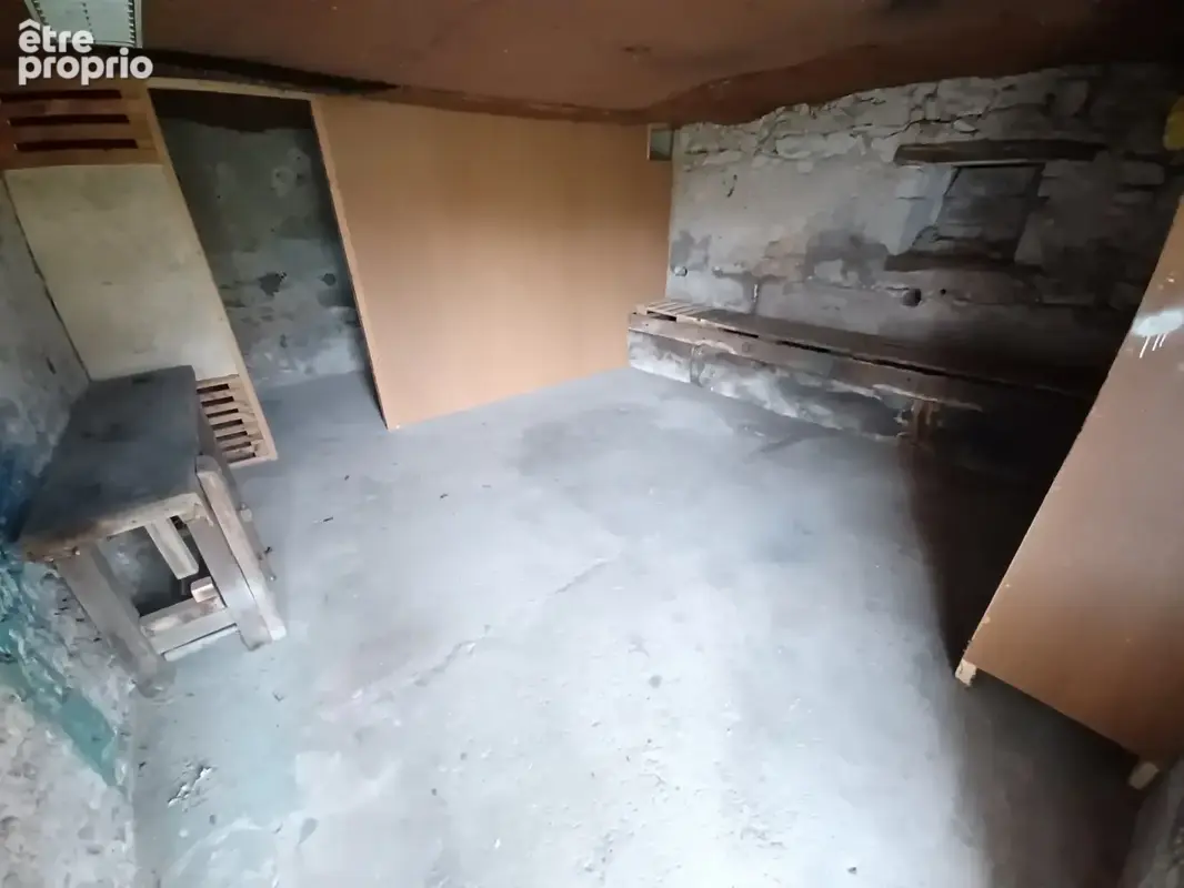 Maison ancienne indépendante, à rénover avec terrain et garage - photo 7