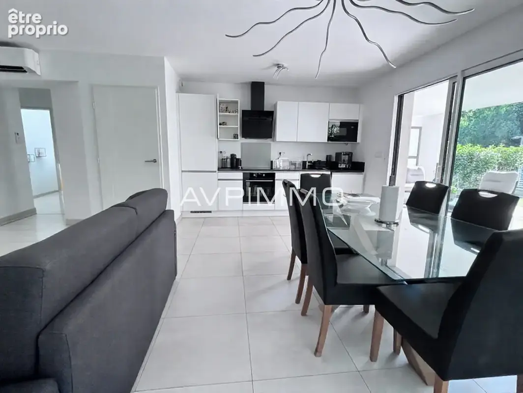 Appartement T3 avec jardin et terrasse à vendre à Saint-Cyr-sur-Mer - photo 5