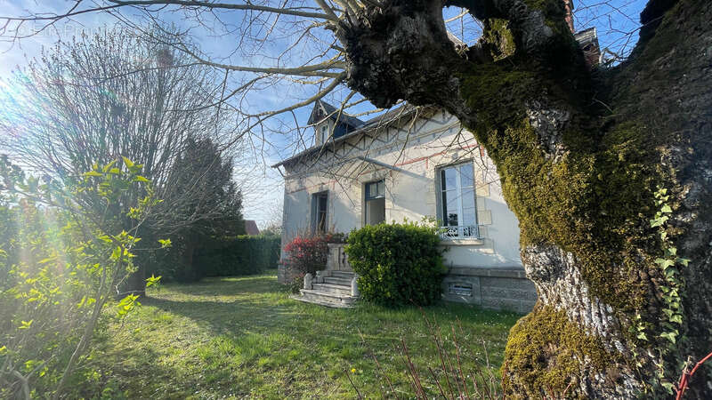 Maison à SANCERGUES