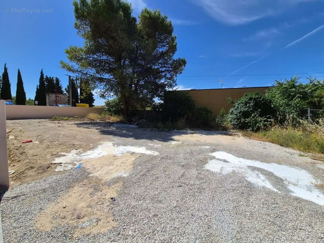 Terrain à COMBAS