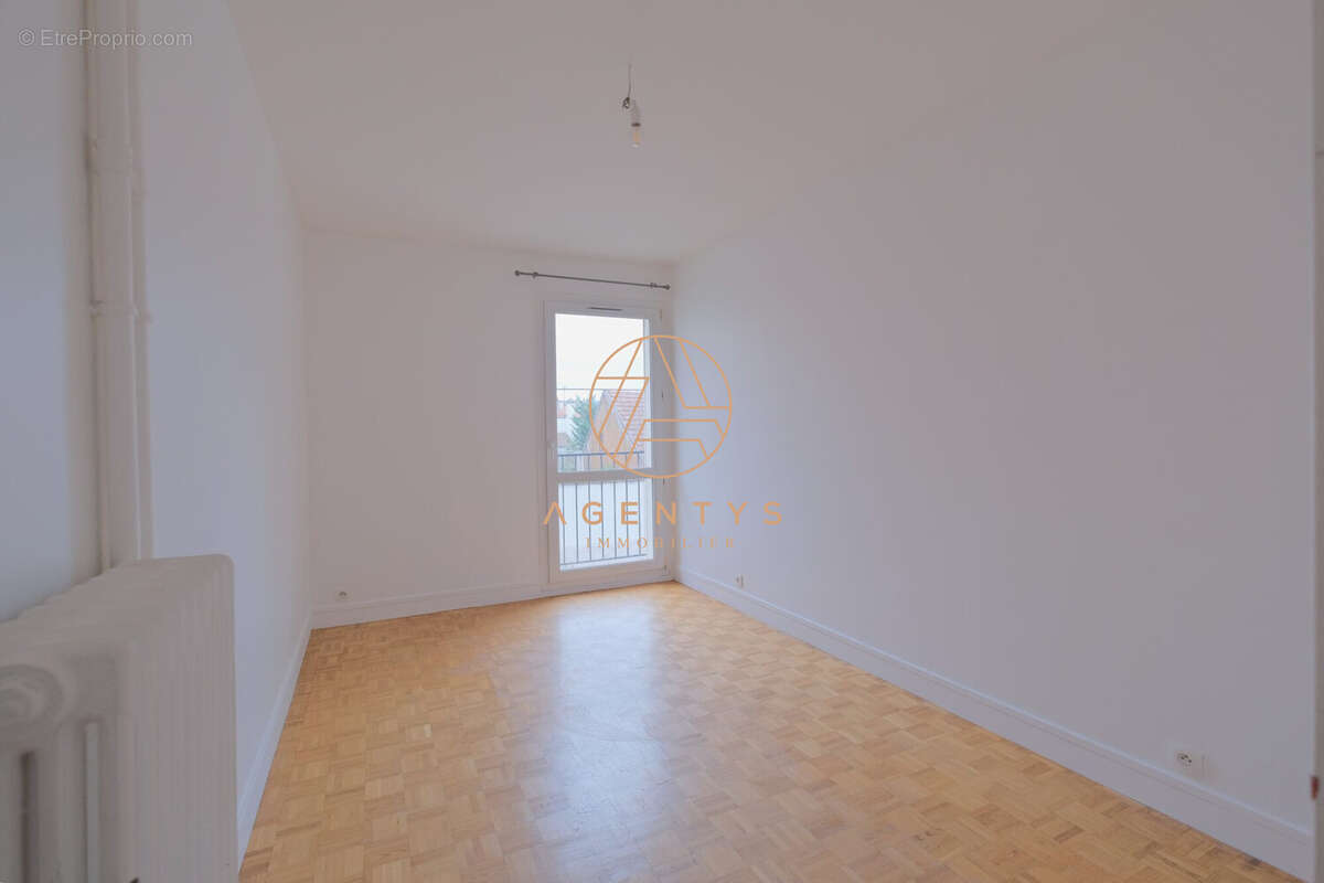 Appartement à SAINT-MAUR-DES-FOSSES