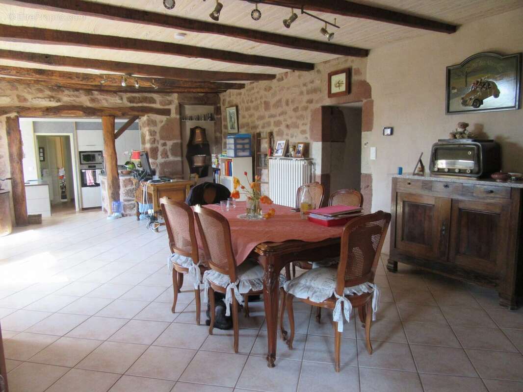 Maison à SAINT-CHRISTOPHE-VALLON