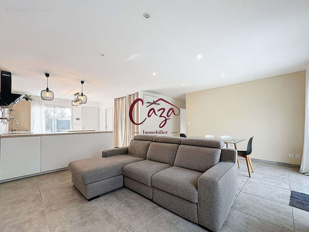 Maison à FARGUES-SAINT-HILAIRE