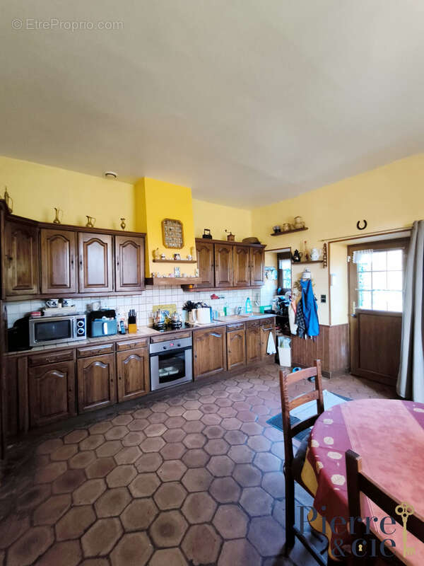 Maison à SAIRES-LA-VERRERIE