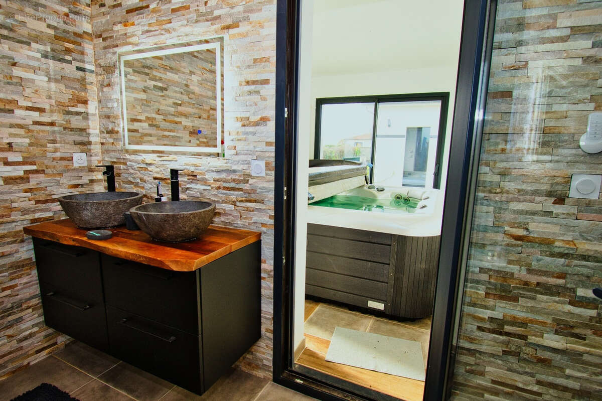 Maison à MONTPON-MENESTEROL