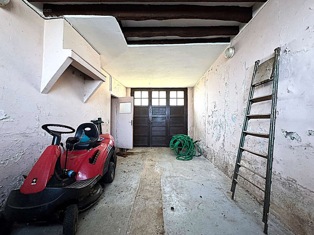 Maison à VER-SUR-LAUNETTE